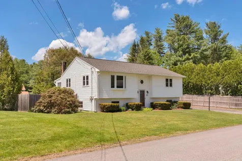 16 Leland Street Lewiston ME 04240