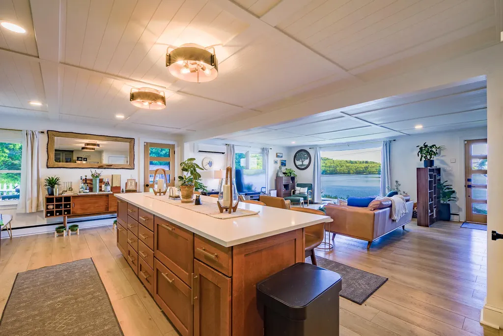 170 Lakeview Drive Rockland ME 04841