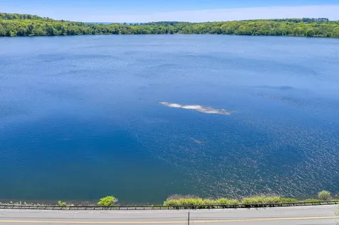 170 Lakeview Drive Rockland ME 04841