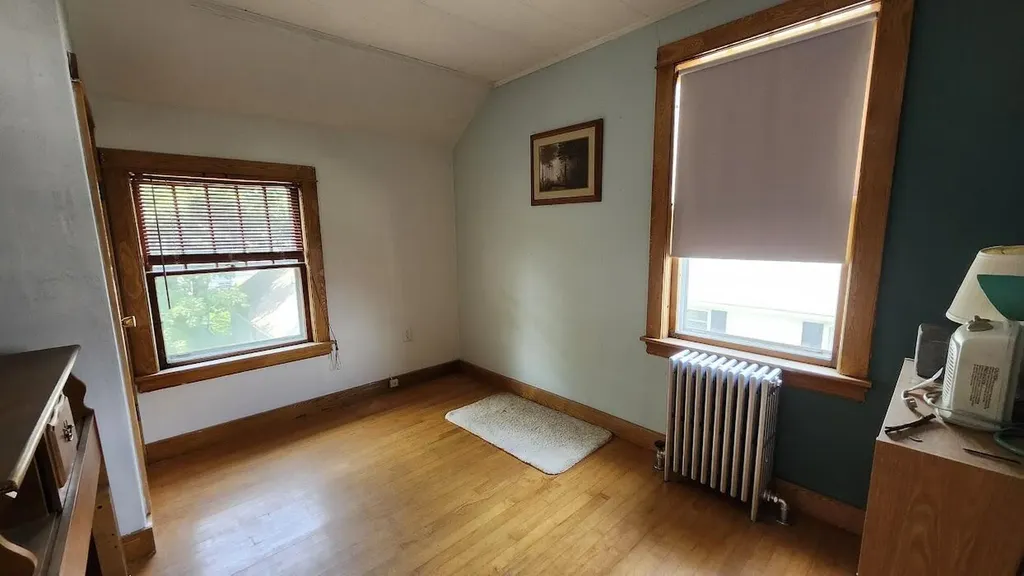 28 Eastland Avenue Millinocket ME 04462