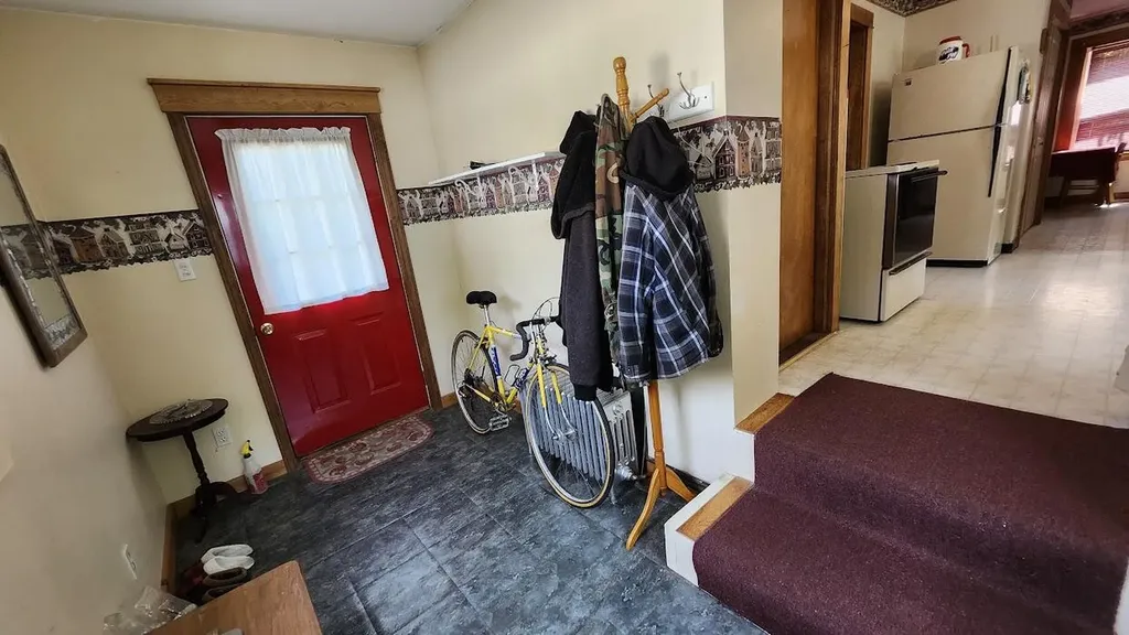 28 Eastland Avenue Millinocket ME 04462
