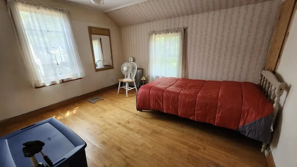 28 Eastland Avenue Millinocket ME 04462