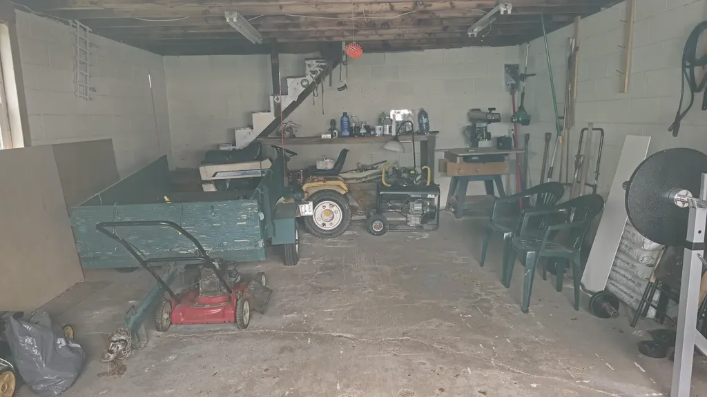 28 Eastland Avenue Millinocket ME 04462
