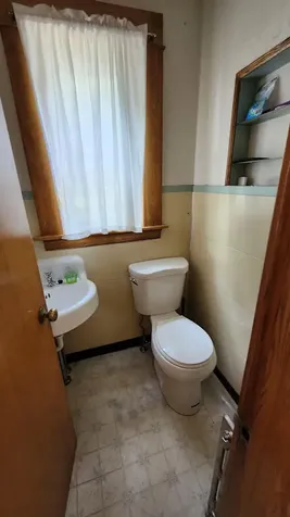 28 Eastland Avenue Millinocket ME 04462
