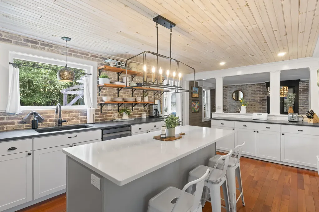 15 Bayview Road Saco ME 04072