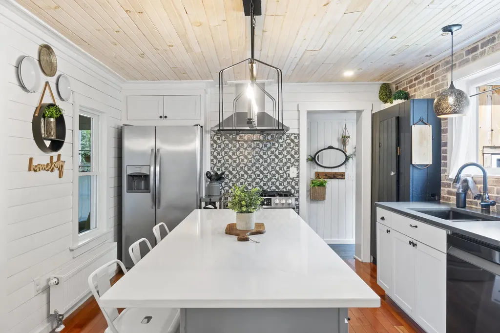 15 Bayview Road Saco ME 04072