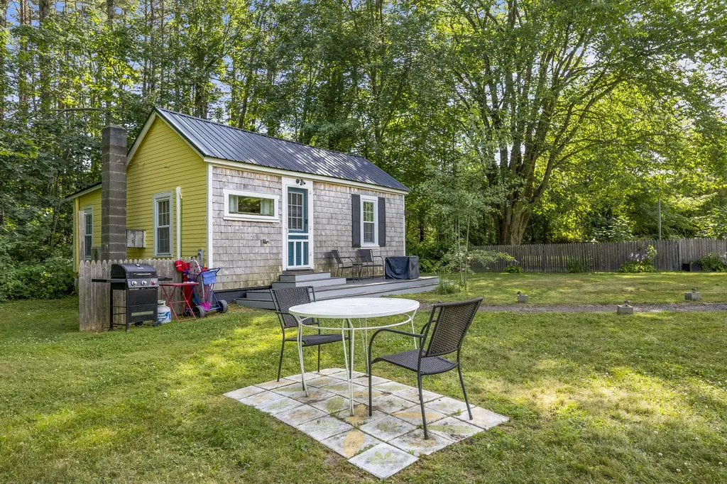 15 Bayview Road Saco ME 04072