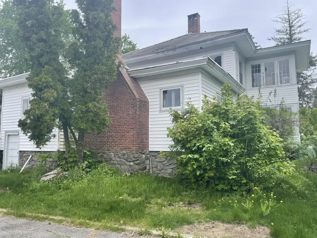 12 Storer Street Sanford ME 04073