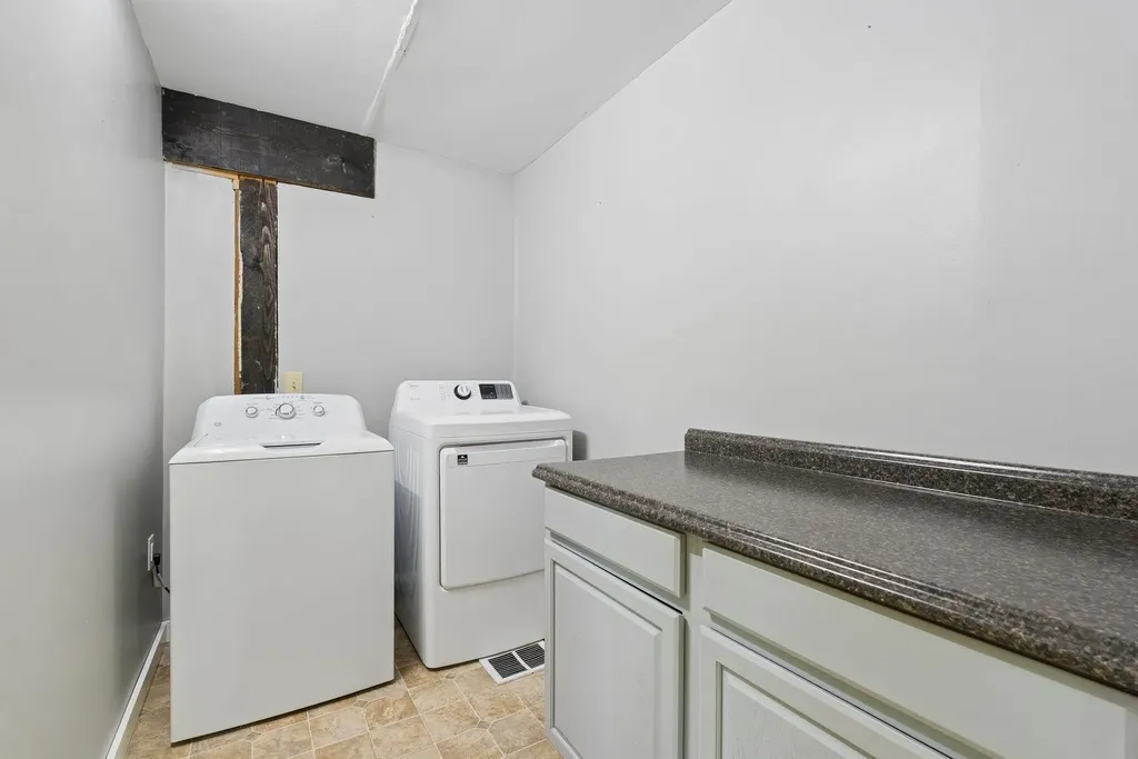 359 Atlantic Highway Waldoboro ME 04572