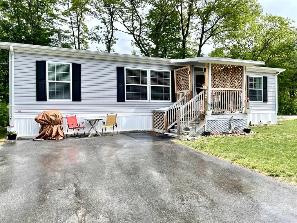 15 Iris Court Augusta ME 04330