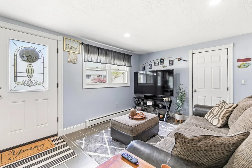 82 Oak Hill Road Otisfield ME 04270