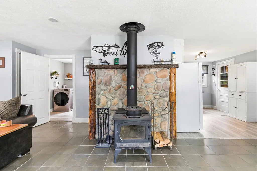82 Oak Hill Road Otisfield ME 04270