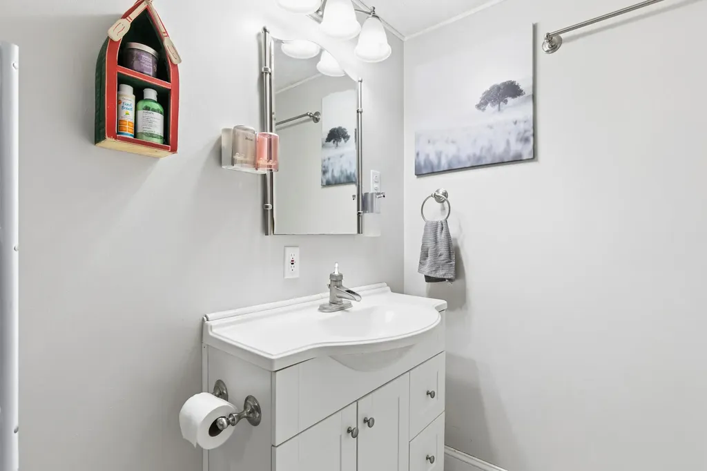 82 Oak Hill Road Otisfield ME 04270