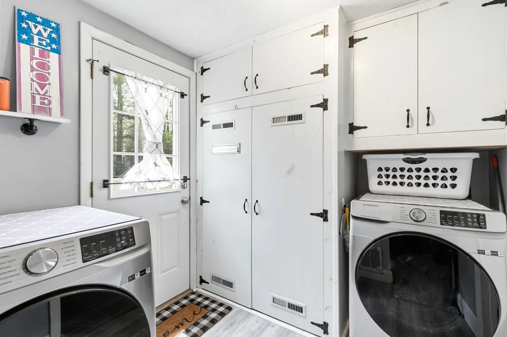 82 Oak Hill Road Otisfield ME 04270