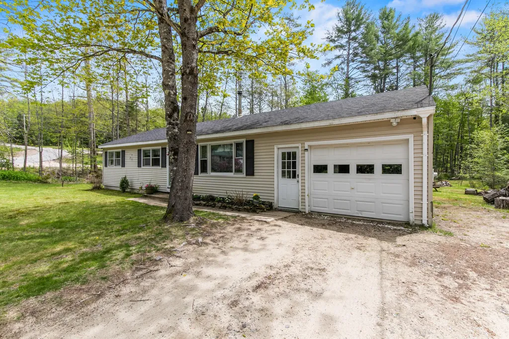 82 Oak Hill Road Otisfield ME 04270