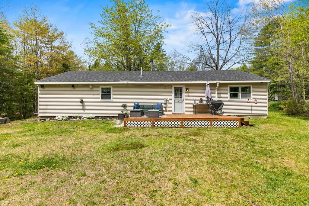 82 Oak Hill Road Otisfield ME 04270