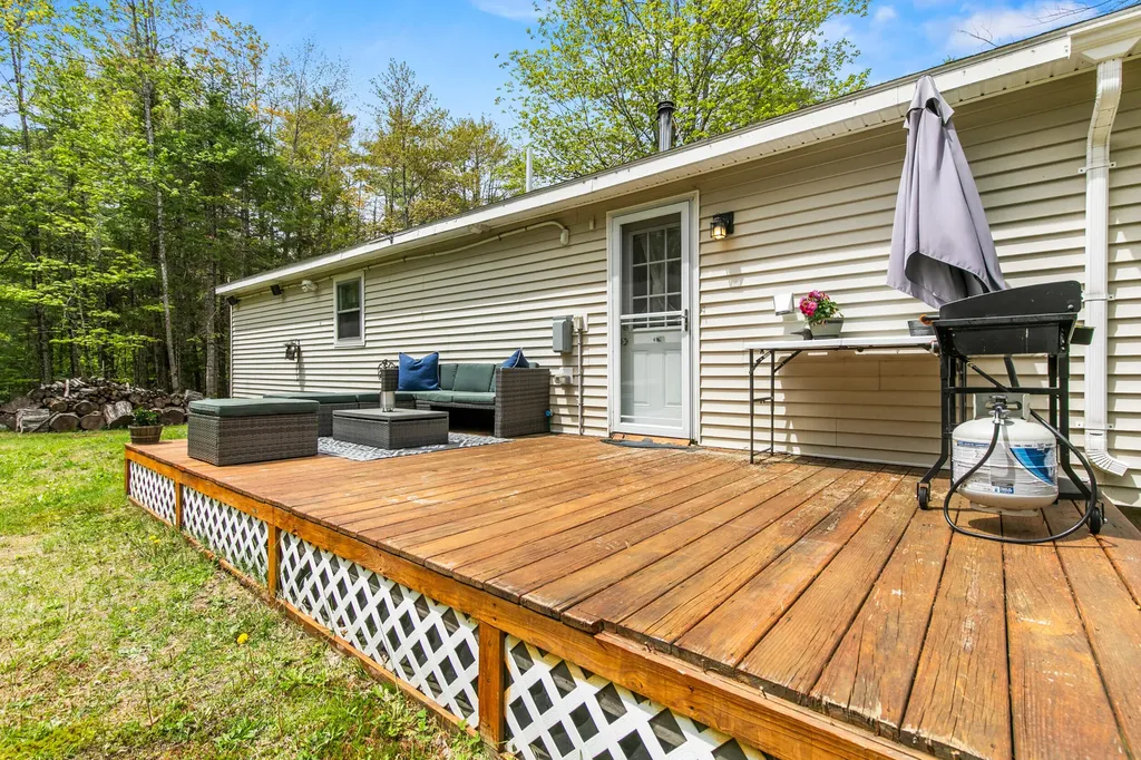 82 Oak Hill Road Otisfield ME 04270