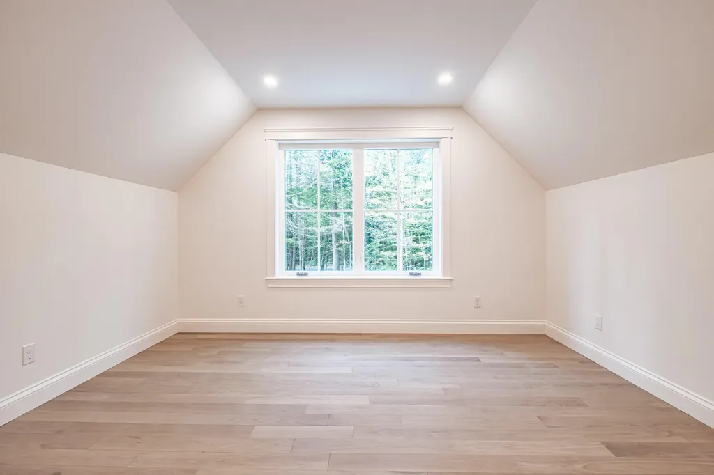 108 Highland Cliff Windham ME 04062