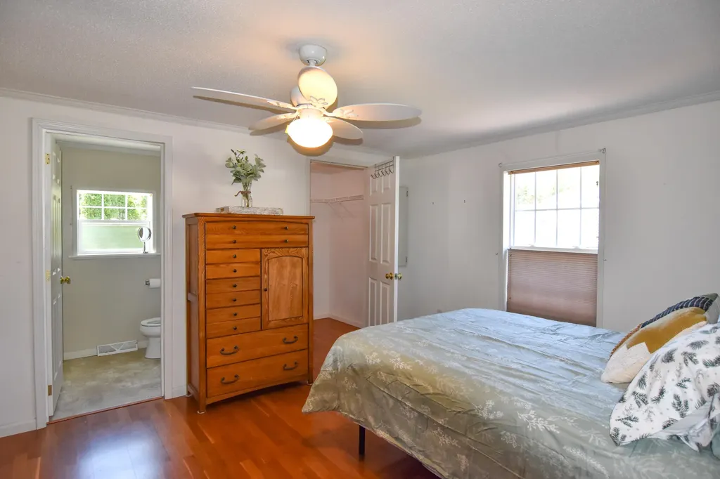 8 Jordan Drive Lisbon ME 04252