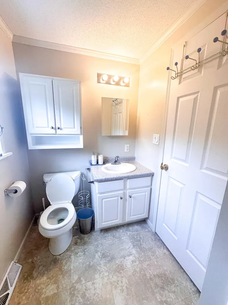 8 Jordan Drive Lisbon ME 04252