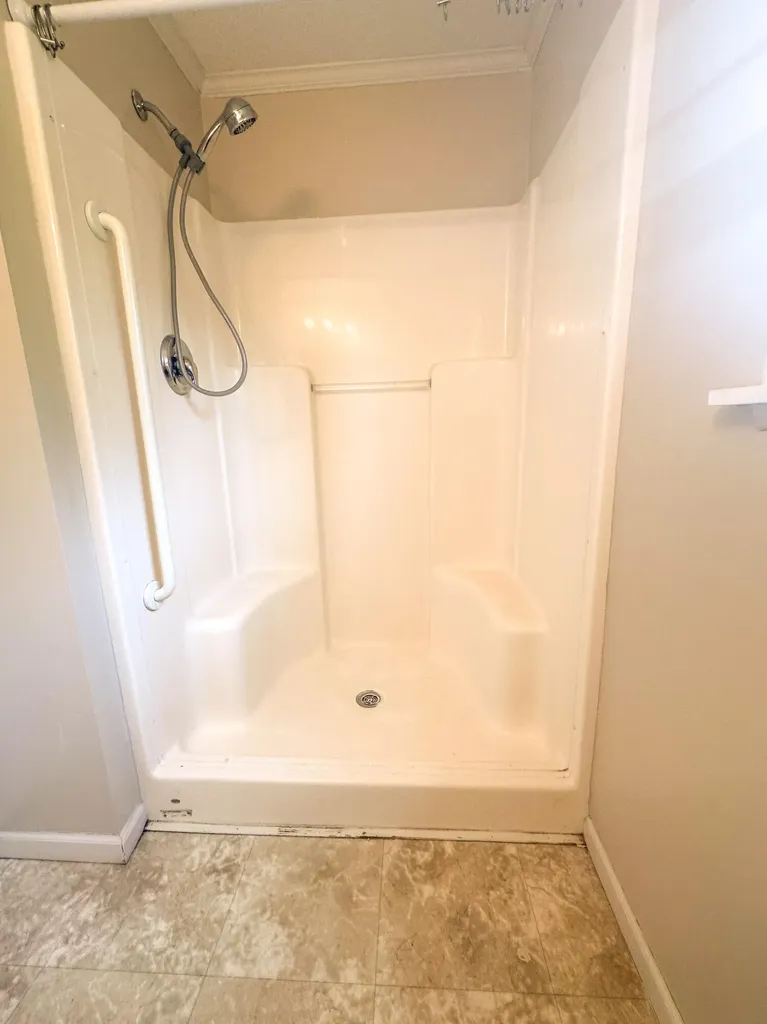 8 Jordan Drive Lisbon ME 04252
