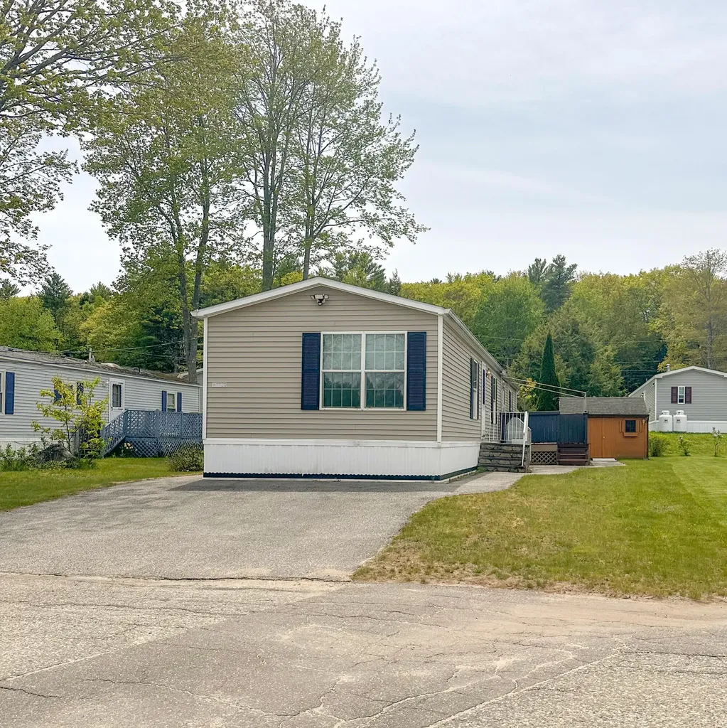 8 Jordan Drive Lisbon ME 04252