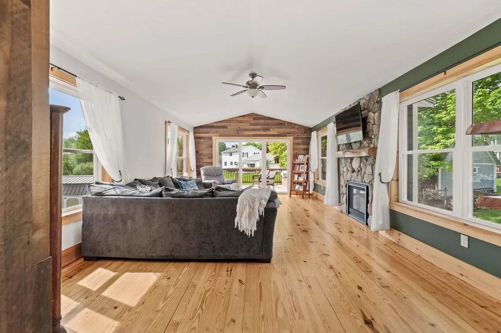 19 Alberta Drive Westbrook ME 04092