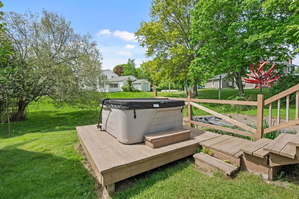 19 Alberta Drive Westbrook ME 04092