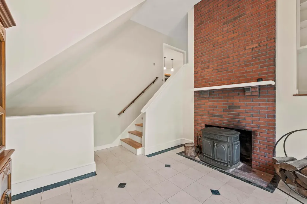 19 Alberta Drive Westbrook ME 04092