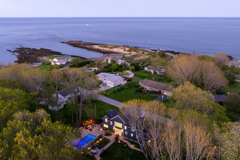 12 Reef Road Cape Elizabeth ME 04107
