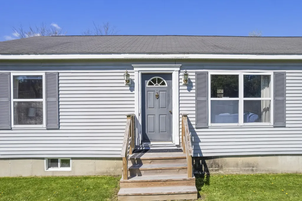 13 Liberty Drive West Gardiner ME 04345