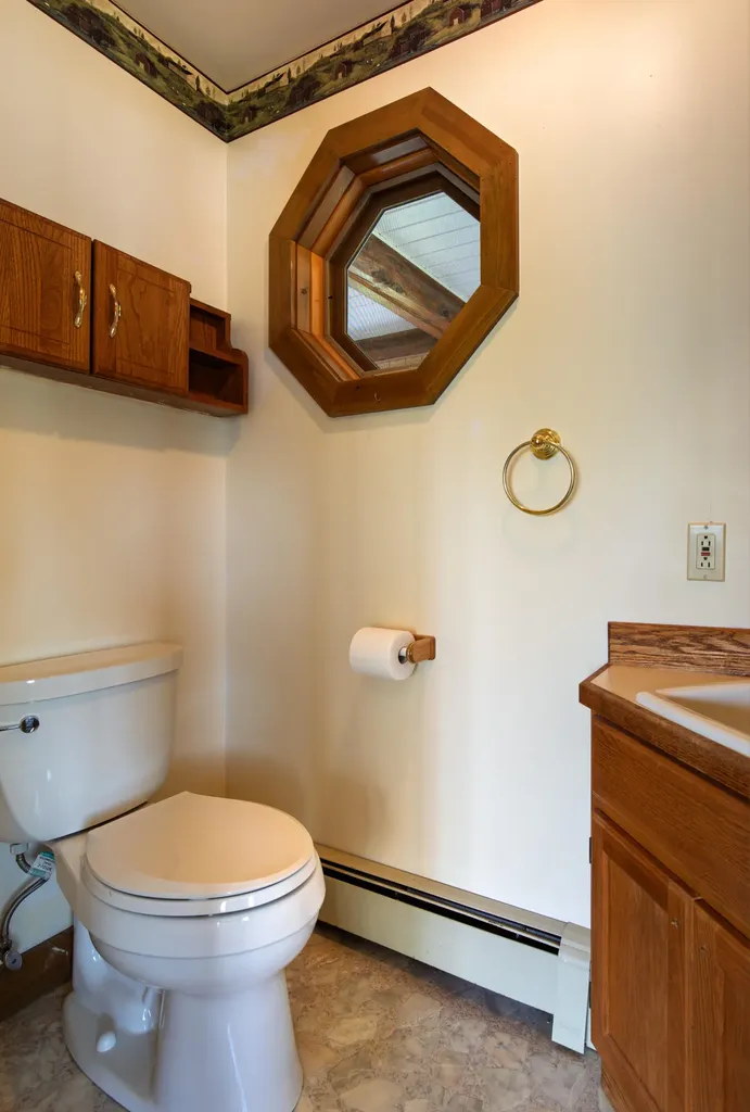 23 Massasoit Drive Bristol ME 04554