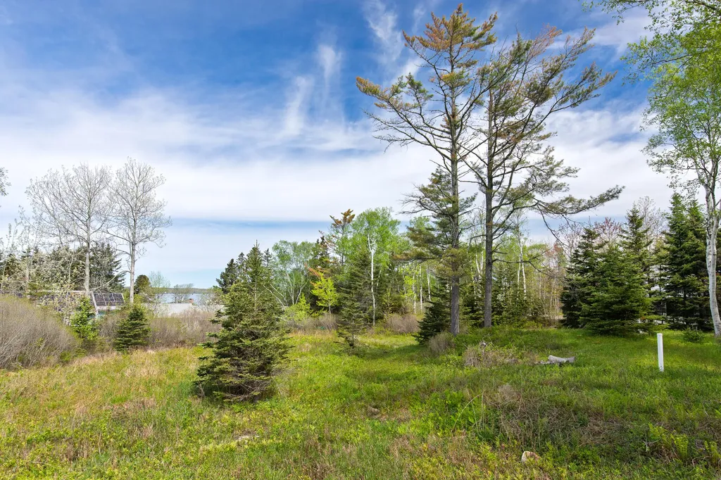 23 Massasoit Drive Bristol ME 04554