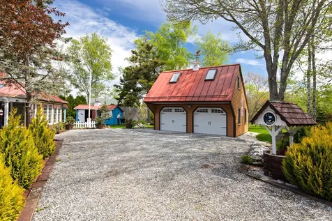 23 Massasoit Drive Bristol ME 04554