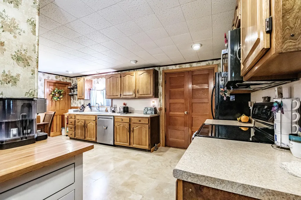 8 Percy Hawkes Road Windham ME 04062
