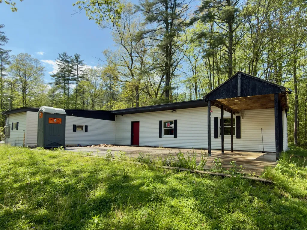 1597 Sanford Road Wells ME 04090