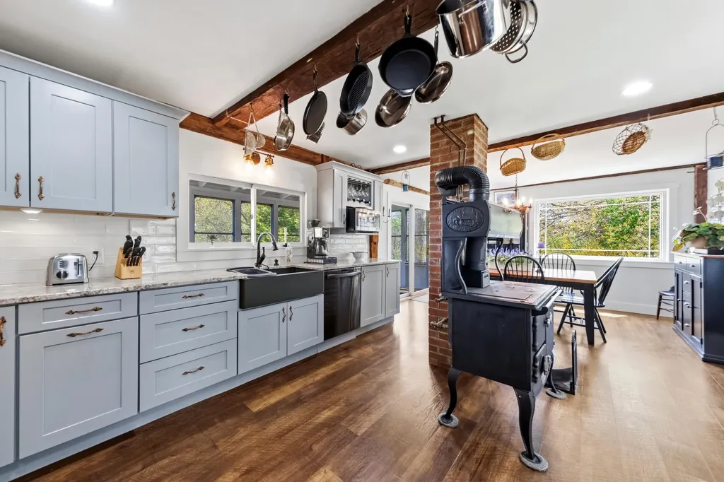 1046 Dutch Neck Road Waldoboro ME 04572