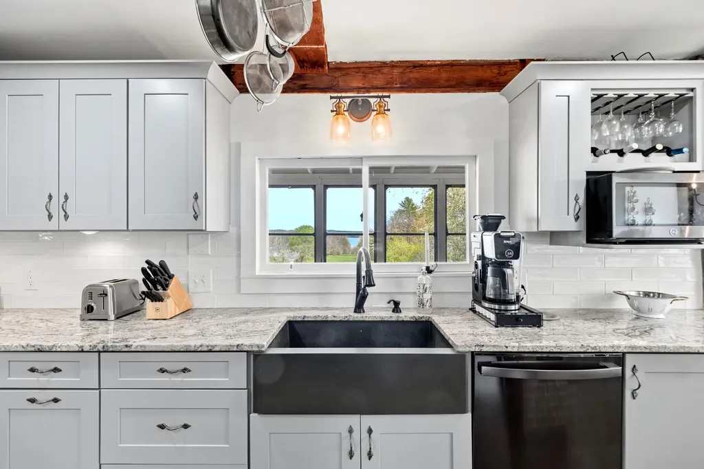 1046 Dutch Neck Road Waldoboro ME 04572