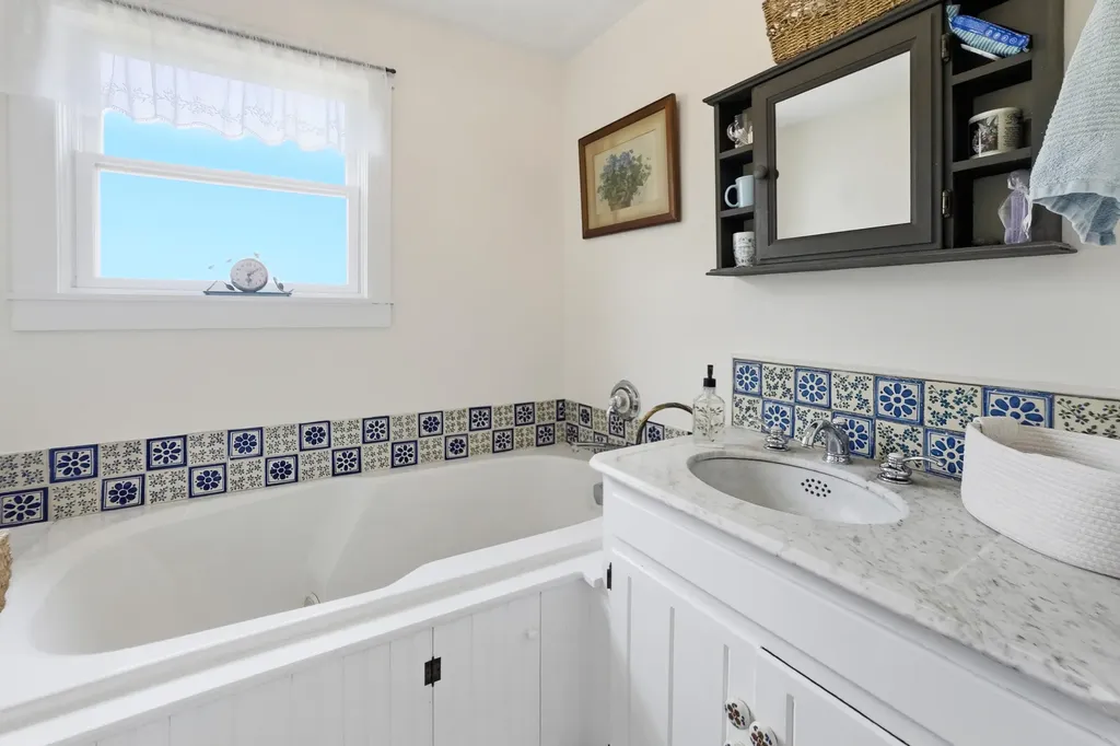 1046 Dutch Neck Road Waldoboro ME 04572