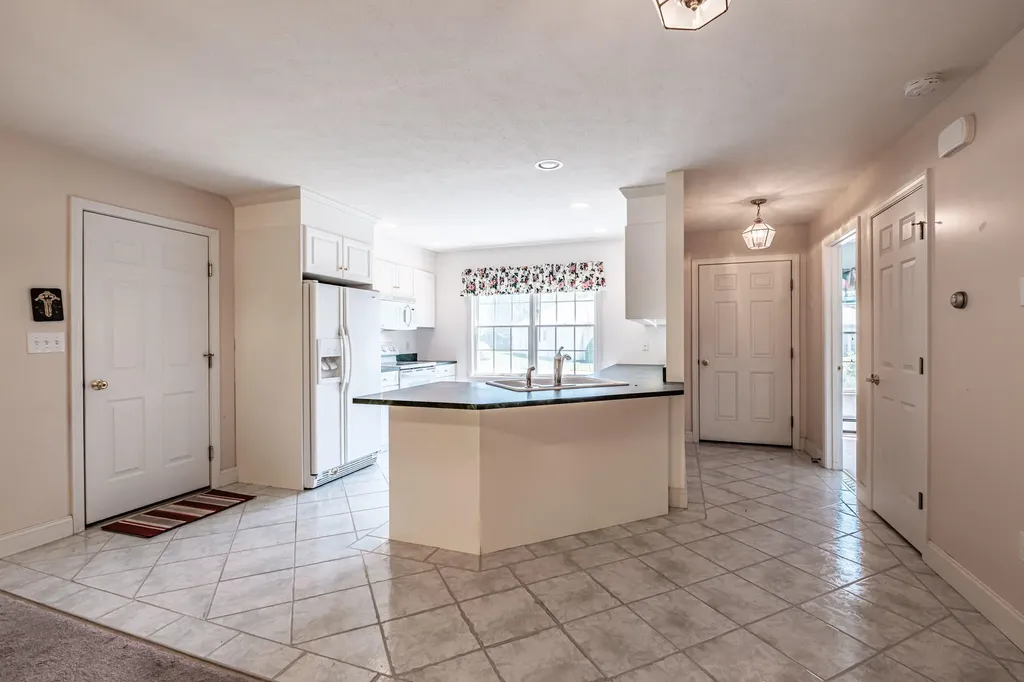 67 Southpointe Drive Scarborough ME 04074