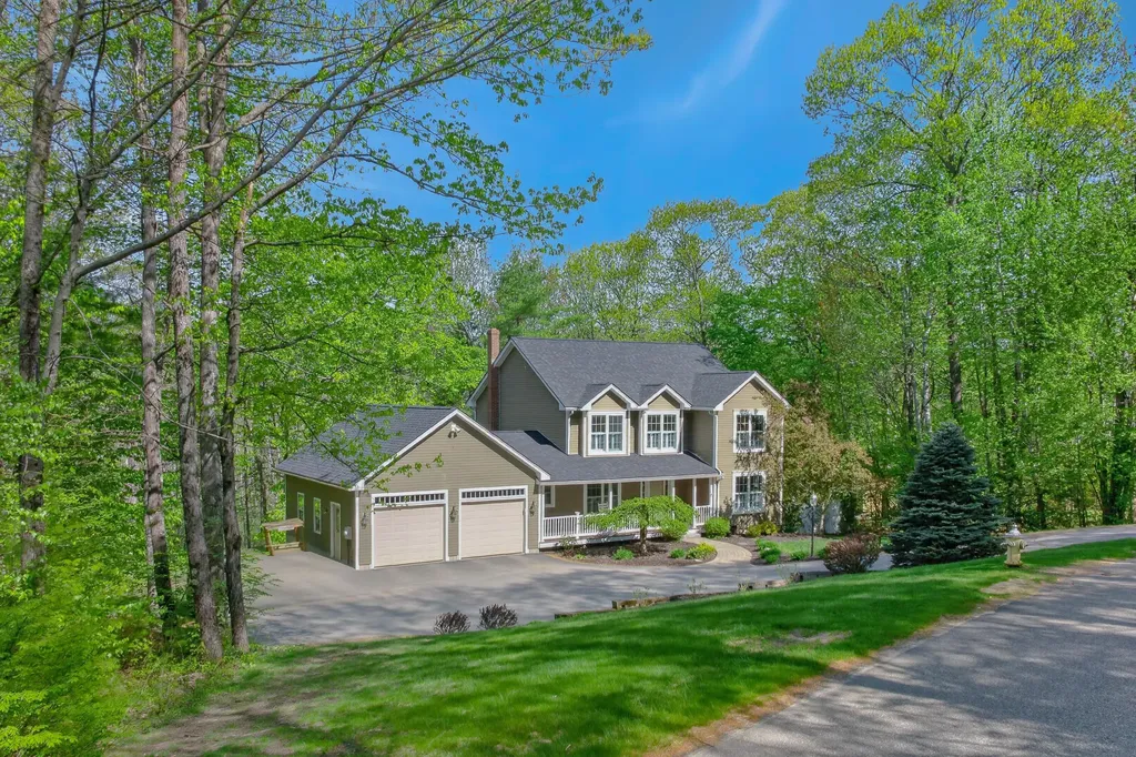 25 Hillview Lane Lewiston ME 04240