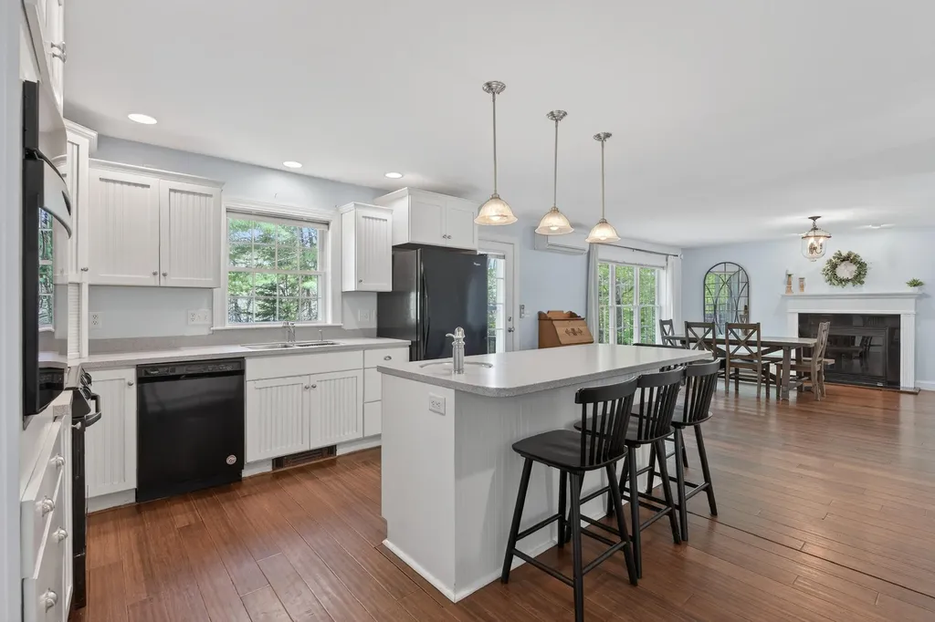 25 Hillview Lane Lewiston ME 04240