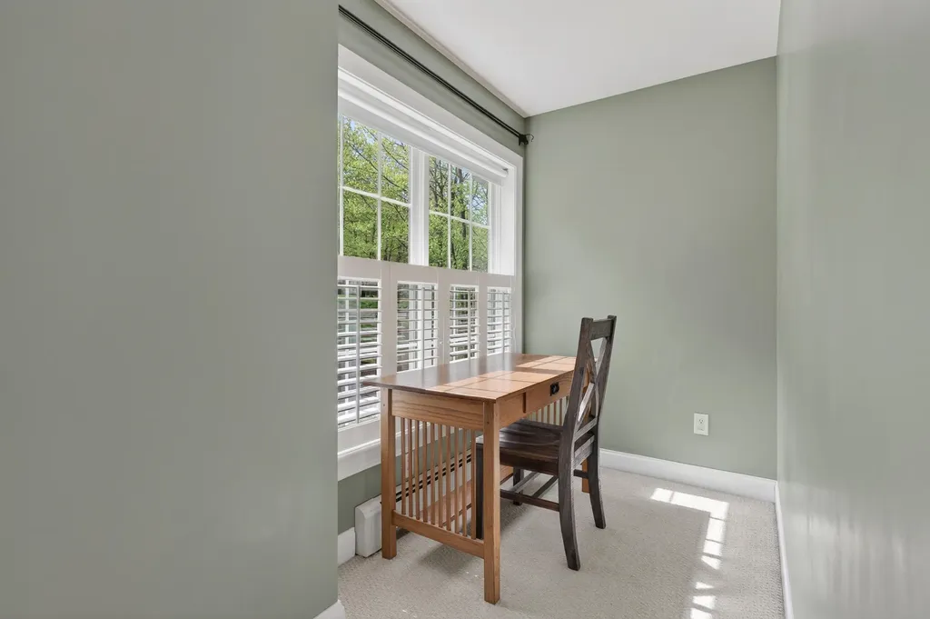 25 Hillview Lane Lewiston ME 04240