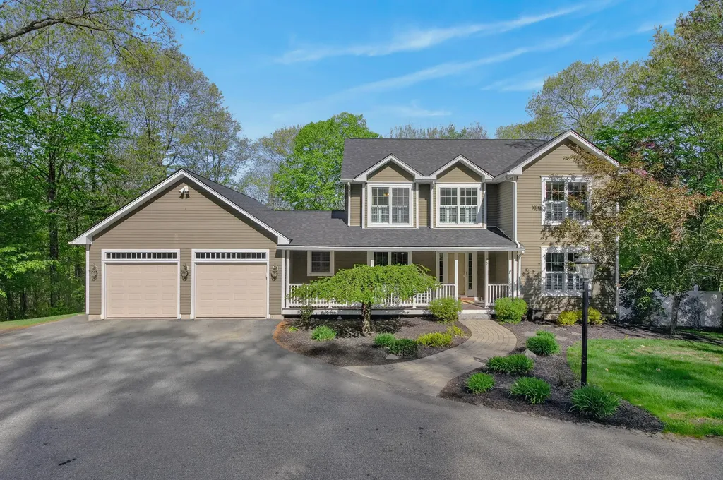 25 Hillview Lane Lewiston ME 04240