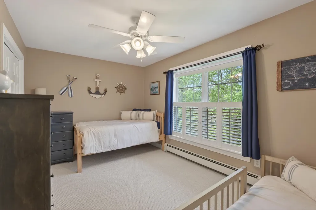 25 Hillview Lane Lewiston ME 04240