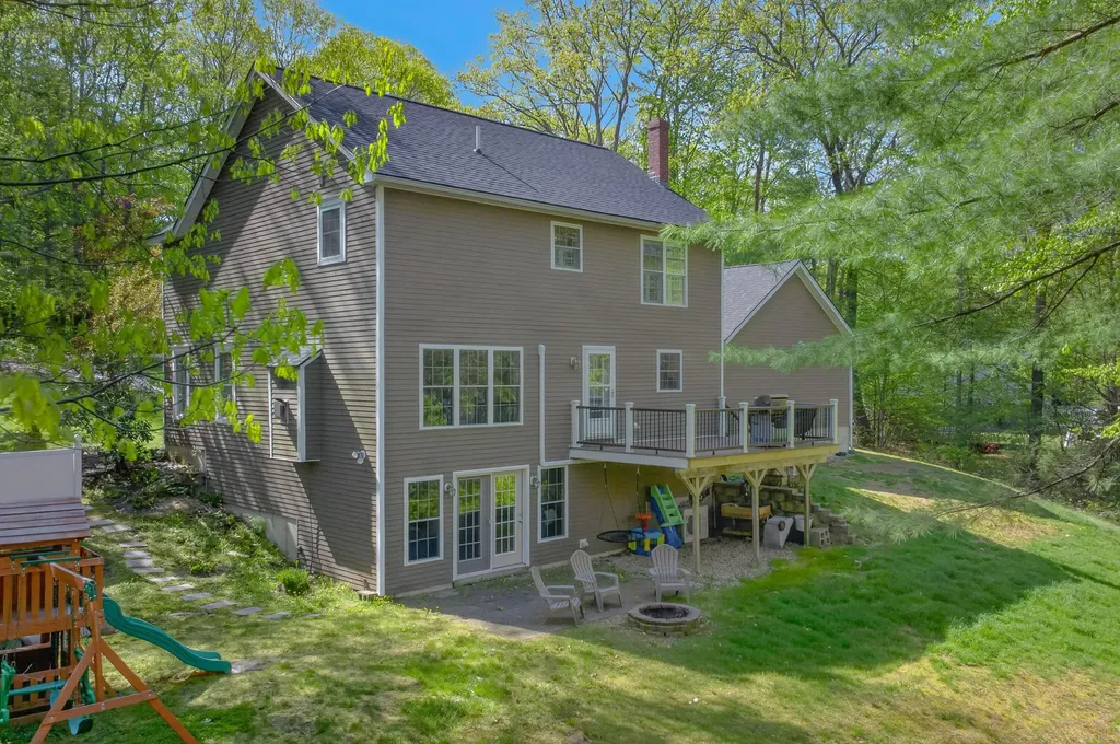 25 Hillview Lane Lewiston ME 04240