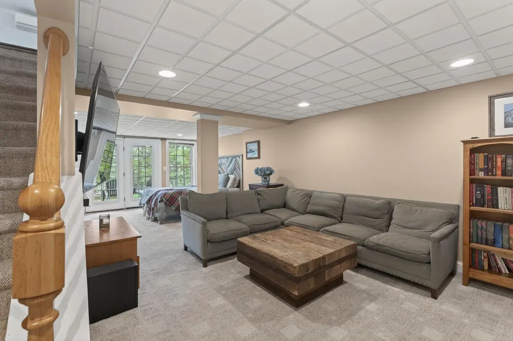 25 Hillview Lane Lewiston ME 04240