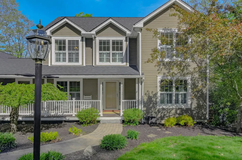 25 Hillview Lane Lewiston ME 04240