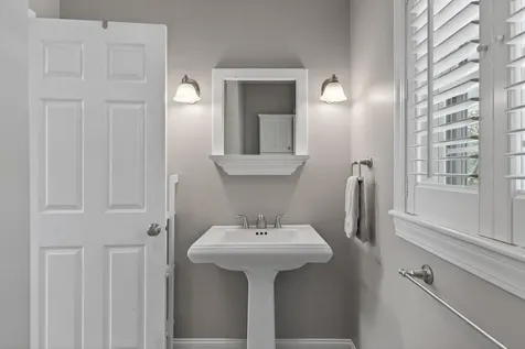 25 Hillview Lane Lewiston ME 04240