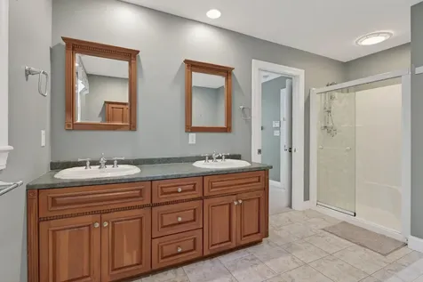 25 Hillview Lane Lewiston ME 04240